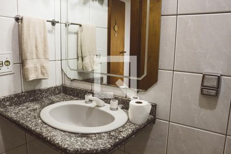 Apartamento à venda com 175m², 5 quartos e 2 vagas Apartamento à venda com 175m², 5 quartos e 2 vagasBanheiro