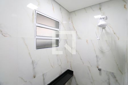 Banheiro de kitnet/studio para alugar com 1 quarto, 35m² em Vila Romana, São Paulo