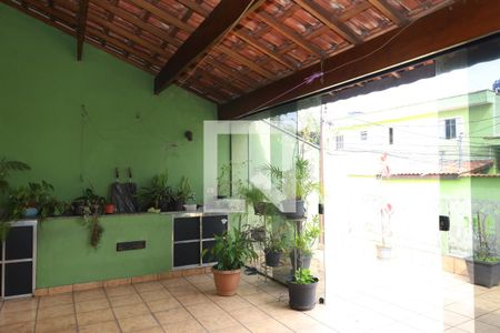 Casa à venda com 200m², 2 quartos e 2 vagasVaranda