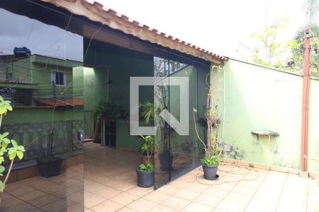 Casa à venda com 200m², 2 quartos e 2 vagasVaranda