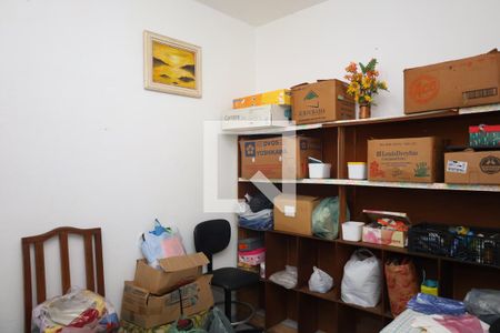 Casa à venda com 200m², 2 quartos e 2 vagasQuarto 3 - Área de Serviço