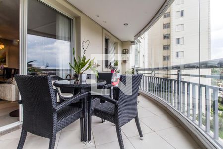 Apartamento à venda com 122m², 3 quartos e 2 vagas Apartamento à venda com 122m², 3 quartos e 2 vagasVaranda gourmet