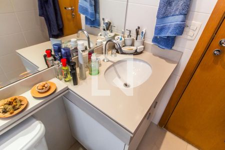 Apartamento à venda com 122m², 3 quartos e 2 vagas Apartamento à venda com 122m², 3 quartos e 2 vagasBanheiro da Suíte
