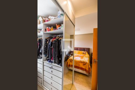 Apartamento à venda com 122m², 3 quartos e 2 vagas Apartamento à venda com 122m², 3 quartos e 2 vagasCloset da suíte 1