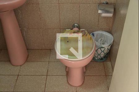 Casa à venda com 140m², 3 quartos e 4 vagasBanheiro de Serviço