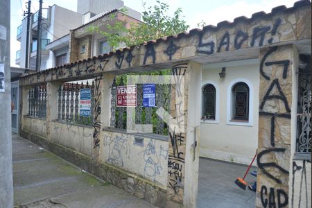 Casa à venda com 140m², 3 quartos e 4 vagasFachada