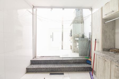 Casa à venda com 150m², 4 quartos e 4 vagas Casa à venda com 150m², 4 quartos e 4 vagasÁrea de Serviço
