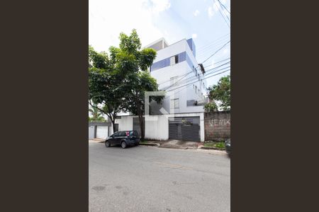 Apartamento à venda com 140m², 2 quartos e 3 vagas Apartamento à venda com 140m², 2 quartos e 3 vagasFachada