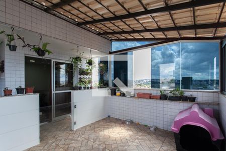 Apartamento à venda com 140m², 2 quartos e 3 vagas Apartamento à venda com 140m², 2 quartos e 3 vagasÁrea coberta da Cobertura