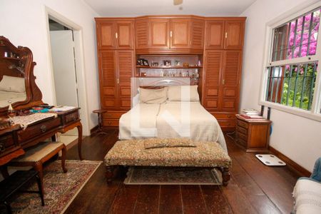 Casa à venda com 460m², 5 quartos e 4 vagasSuíte 1