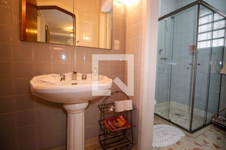 Casa à venda com 460m², 5 quartos e 4 vagasBanheiro 2