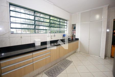 Casa à venda com 460m², 5 quartos e 4 vagasCozinha