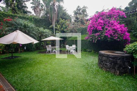 Casa à venda com 460m², 5 quartos e 4 vagasQuintal