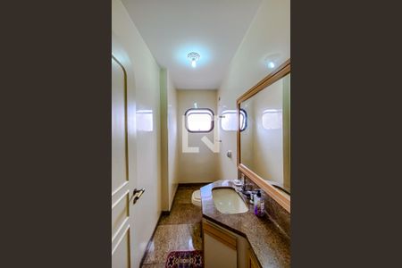 Apartamento à venda com 375m², 4 quartos e 4 vagasBanheiro da Suíte 1