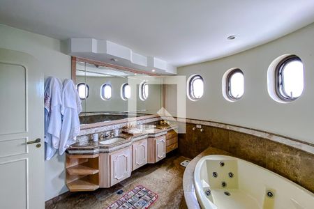 Apartamento à venda com 375m², 4 quartos e 4 vagasBanheiro da Suíte 4