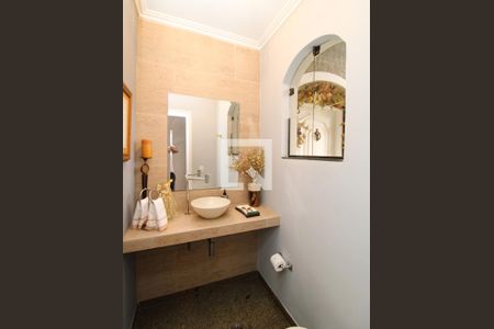 Casa à venda com 500m², 4 quartos e 6 vagasLavabo Sala