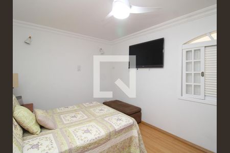 Casa à venda com 500m², 4 quartos e 6 vagasSuíte 1