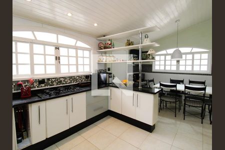 Casa à venda com 500m², 4 quartos e 6 vagasCozinha