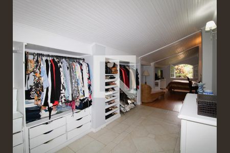 Casa à venda com 500m², 4 quartos e 6 vagasSuíte 2