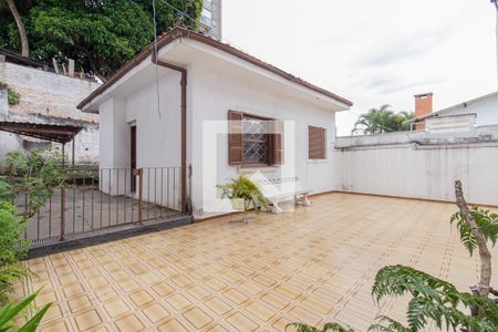 Casa à venda com 200m², 3 quartos e 2 vagas Casa à venda com 200m², 3 quartos e 2 vagasQuintal