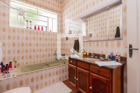 Casa à venda com 200m², 3 quartos e 2 vagas Casa à venda com 200m², 3 quartos e 2 vagasBanheiro 1