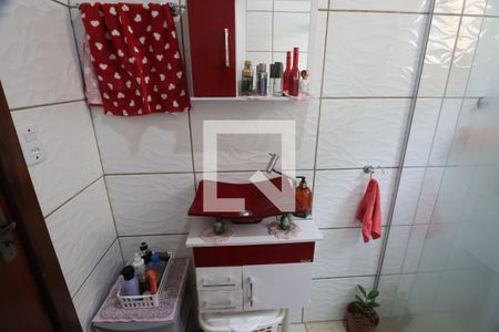 Casa à venda com 100m², 3 quartos e 2 vagasBanheiro
