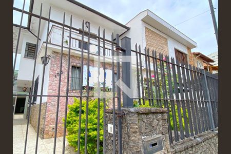 Casa à venda com 320m², 3 quartos e 4 vagasFachada