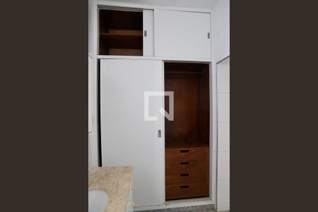 Casa à venda com 320m², 3 quartos e 4 vagasBanheiro da Suíte