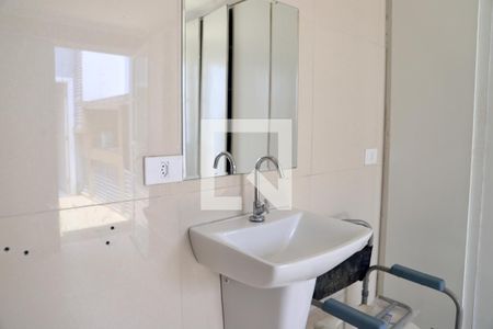 Casa à venda com 320m², 3 quartos e 4 vagasBanheiro externo 