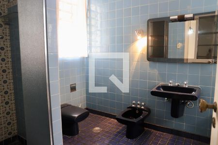 Casa à venda com 320m², 3 quartos e 4 vagasBanheiro Social