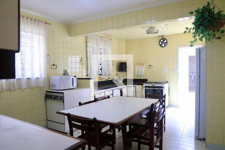 Casa à venda com 320m², 3 quartos e 4 vagasCozinha