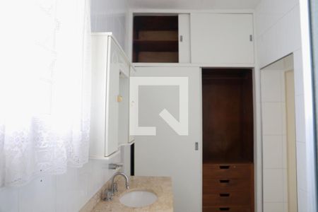 Casa à venda com 320m², 3 quartos e 4 vagasBanheiro da Suíte