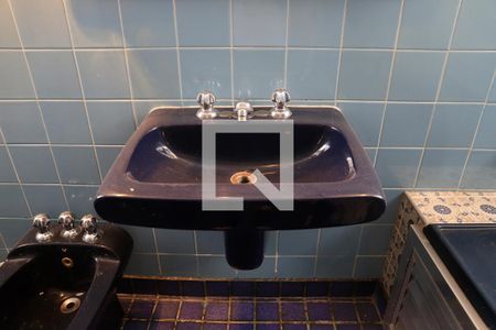 Casa à venda com 320m², 3 quartos e 4 vagasBanheiro Social