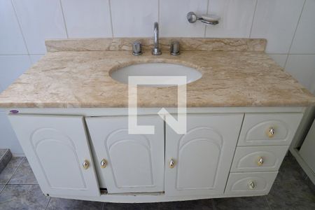 Casa à venda com 320m², 3 quartos e 4 vagasBanheiro da Suíte