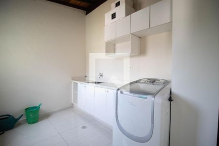 Apartamento à venda com 200m², 3 quartos e 2 vagas Apartamento à venda com 200m², 3 quartos e 2 vagasÁrea de Serviço