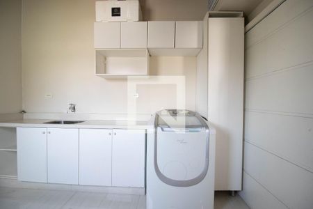 Apartamento à venda com 200m², 3 quartos e 2 vagas Apartamento à venda com 200m², 3 quartos e 2 vagasÁrea de Serviço