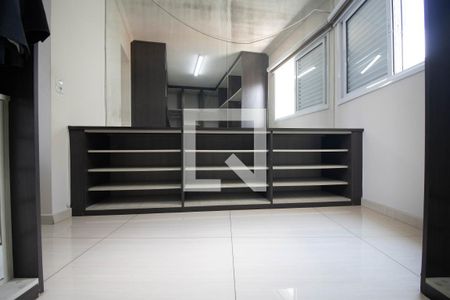 Apartamento à venda com 200m², 3 quartos e 2 vagas Apartamento à venda com 200m², 3 quartos e 2 vagasQuarto 2 closet