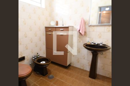 Casa à venda com 300m², 4 quartos e 3 vagasBanheiro 4 - Armários