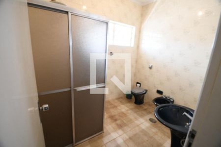 Casa à venda com 300m², 4 quartos e 3 vagasBanheiro 2