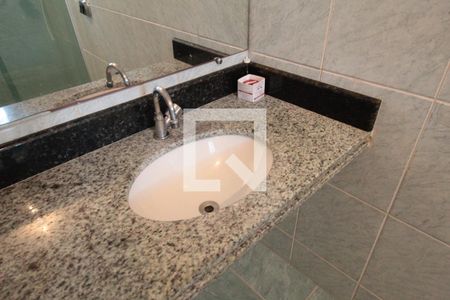 Casa à venda com 358m², 6 quartos e 2 vagasBanheiro da Suite