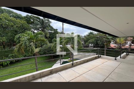 Casa à venda com 707m², 4 quartos e 10 vagasVaranda dos quartos
