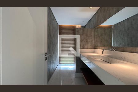 Casa à venda com 707m², 4 quartos e 10 vagasLavabo