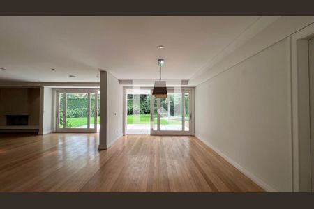 Casa à venda com 707m², 4 quartos e 10 vagasSala de Jantar