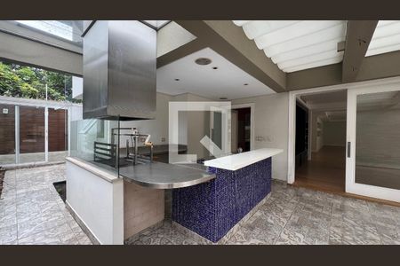 Casa à venda com 707m², 4 quartos e 10 vagasChurrasqueira