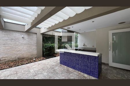 Casa à venda com 707m², 4 quartos e 10 vagasChurrasqueira