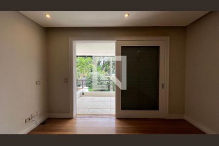 Casa à venda com 707m², 4 quartos e 10 vagasSuíte master