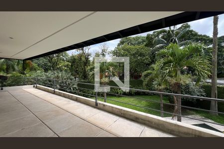 Casa à venda com 707m², 4 quartos e 10 vagasVaranda dos quartos