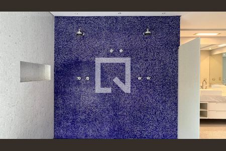 Casa à venda com 707m², 4 quartos e 10 vagasBanheiro da suíte master