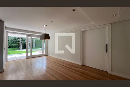 Casa à venda com 707m², 4 quartos e 10 vagasSala de Jantar