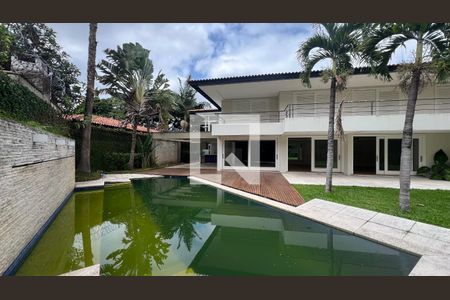 Casa à venda com 707m², 4 quartos e 10 vagasPiscina
